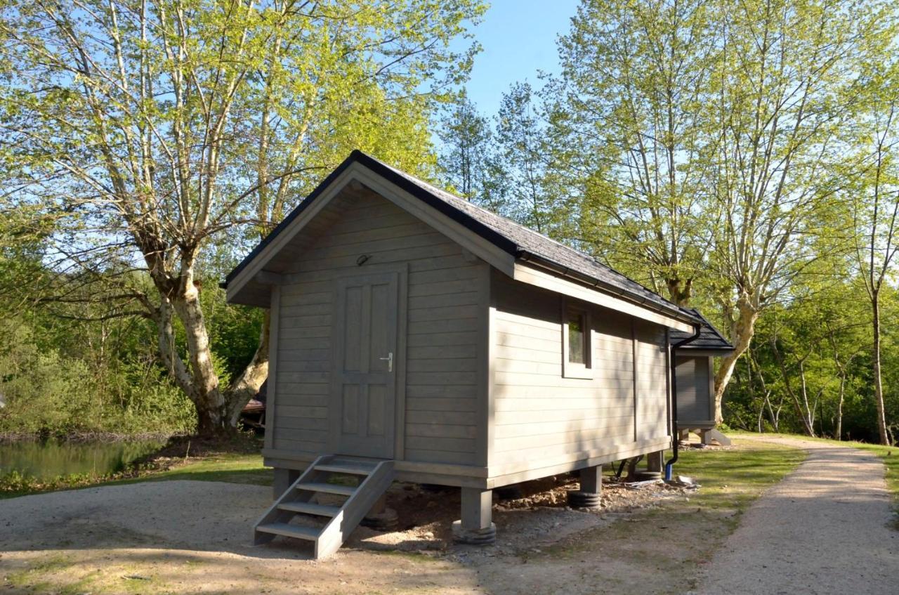 拉克 莱斯小屋酒店 Saint-Alban-de-Montbel 外观 照片